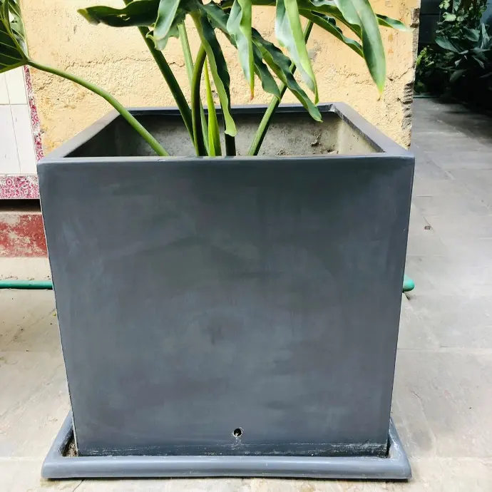 Flowerpot 20" x 20" x H20" + Plate